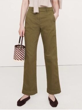 Banana Republic Olive Green Weekend Chino Pants, Size 4